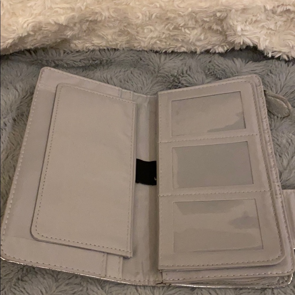 Wallet - Picture 2 of 4